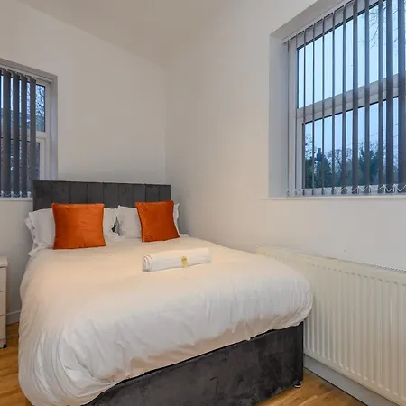 Newly Refurbished Headingley Free Parking - Pass The Keys Appartement