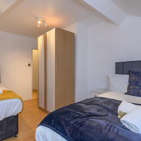 Newly Refurbished Headingley Free Parking - Pass The Keys Leeds (West Yorkshire)