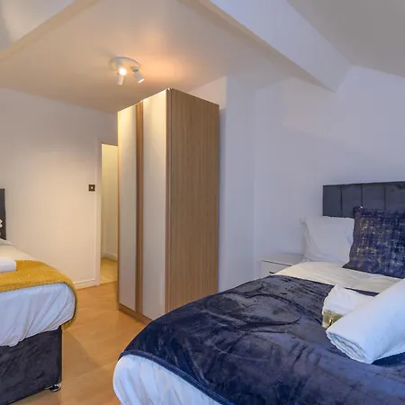 Newly Refurbished Headingley Free Parking - Pass The Keys Leeds (West Yorkshire)