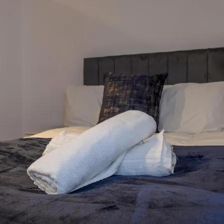 Apartment Newly Refurbished Headingley Free Parking - Pass The Keys *