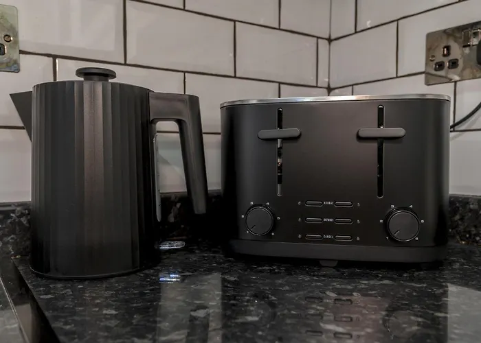 Apartment Newly Refurbished Headingley Free Parking - Pass The Keys *