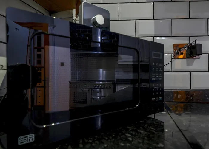 Апартаменти Newly Refurbished Headingley Free Parking - Pass The Keys Лідс