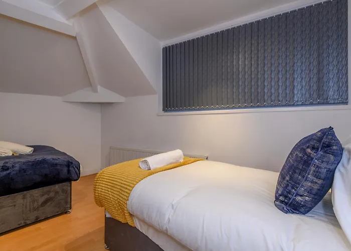 Newly Refurbished Headingley Free Parking - Pass The Keys Апартаменти Лідс