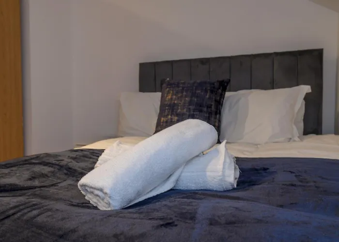 Апартаменти Newly Refurbished Headingley Free Parking - Pass The Keys *