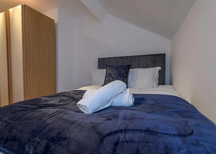 Apartment Newly Refurbished Headingley Free Parking - Pass The Keys *