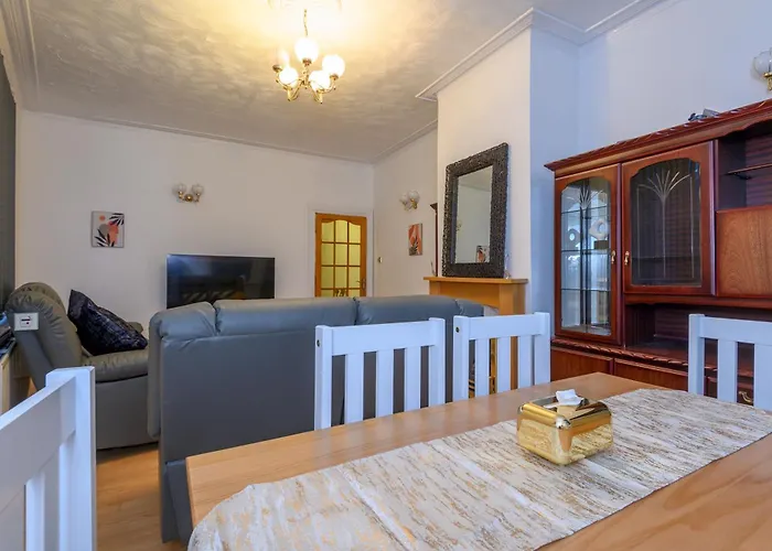 Apartment Newly Refurbished Headingley Free Parking - Pass The Keys *