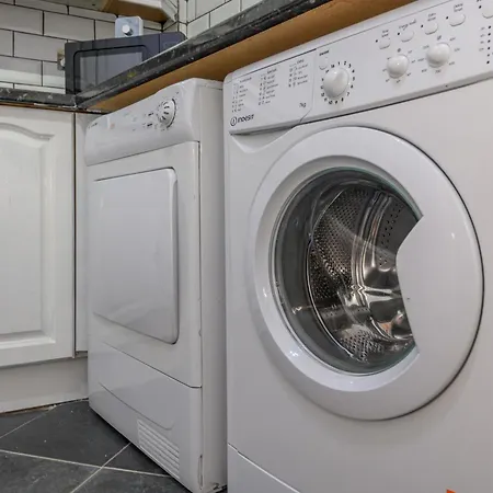 Newly Refurbished Headingley Free Parking - Pass The Keys Apartament *