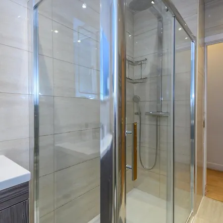 Newly Refurbished Headingley Free Parking - Pass The Keys Apartament *